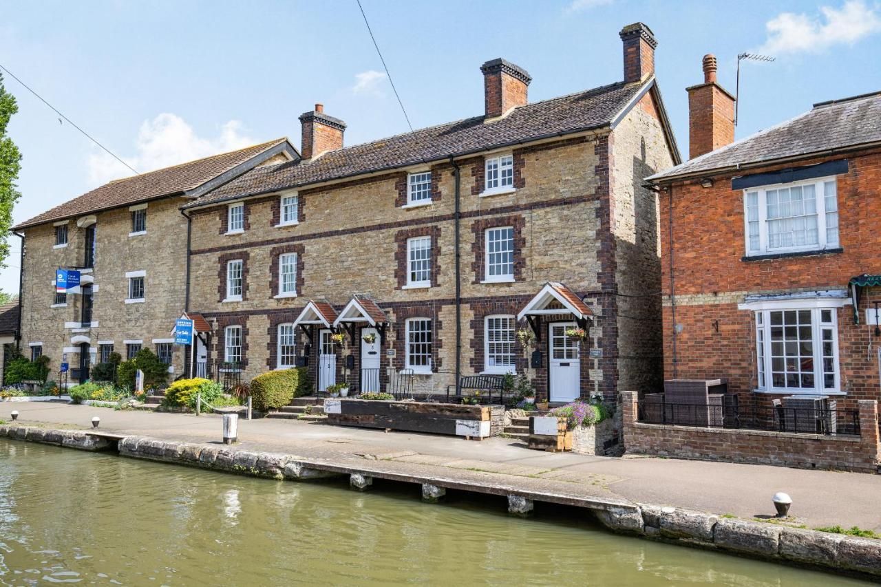 4 Canalside Cottages Towcester Dış mekan fotoğraf